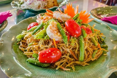 Bua Traditional Thai Cuisine Restaurant 950 S Abilene St Aurora