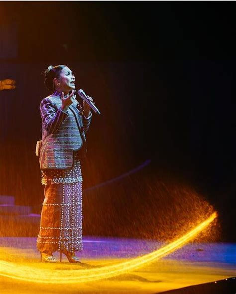 Ruth Sahanaya Gelar Konser Spesial Tahun Berkarya Di Dunia Musik