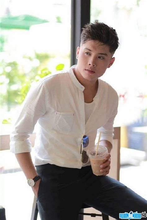 Hot boy Tùng Tống