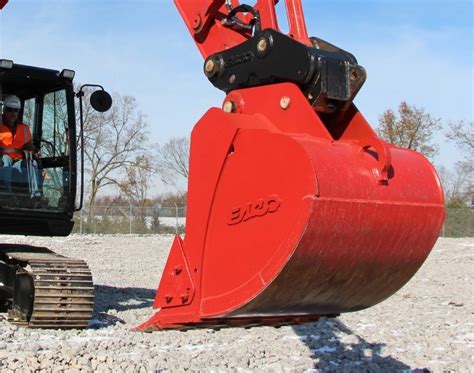 ESCO launches PosiGrab II hydraulic coupler for excavators | Equipment ...