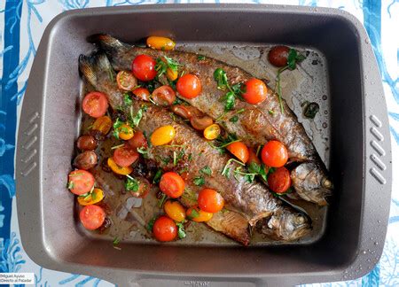 Truchas al horno con tomate cítricos y mantequilla otra receta fácil