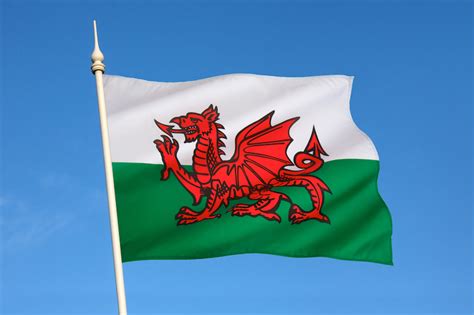 Yma O Hyd Learn The Welsh Lyrics English Translation And The Meaning