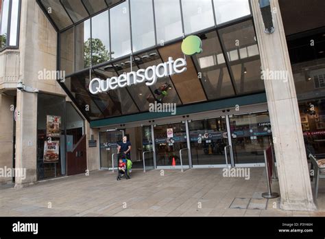 Queensgate Shopping Centre Hi Res Stock Photography And Images Alamy