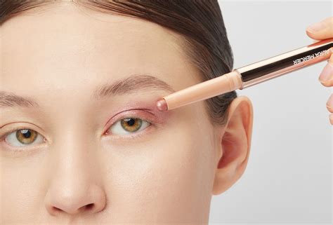 Laura Mercier — купить в Москве, цены на косметику Лаура Мерсье ...