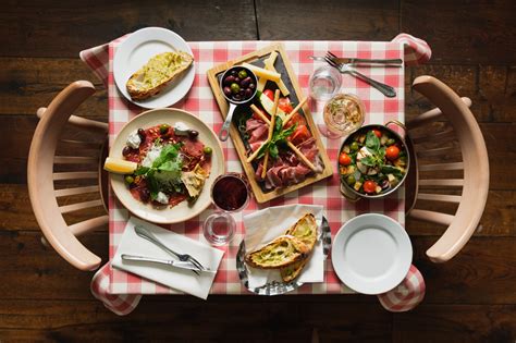 Agaton — Restaurang och pizzeria i Gamla Stan