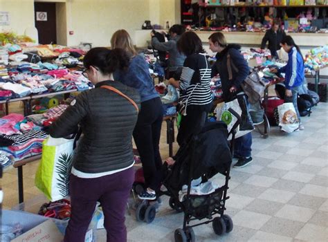 Savines Le Lac La Braderie De Printemps De La Cr Che Les Ptits Bouts