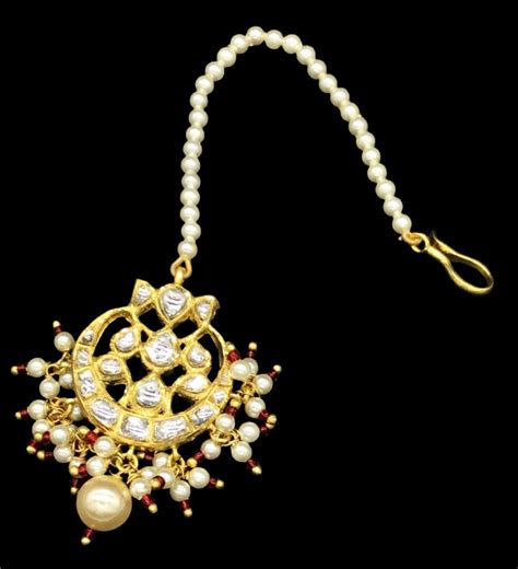 18k Gold And Diamond Polki Maang Tika With A Hint Of Red In Triple Coa