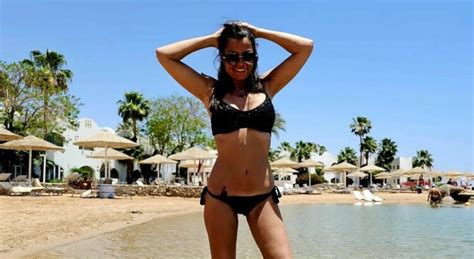 10 Hot Sexy Sara Tommasi Bikini Pics