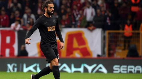 Galatasaray da Sergio Oliveira dan taraftara övgü Fanatik Gazetesi