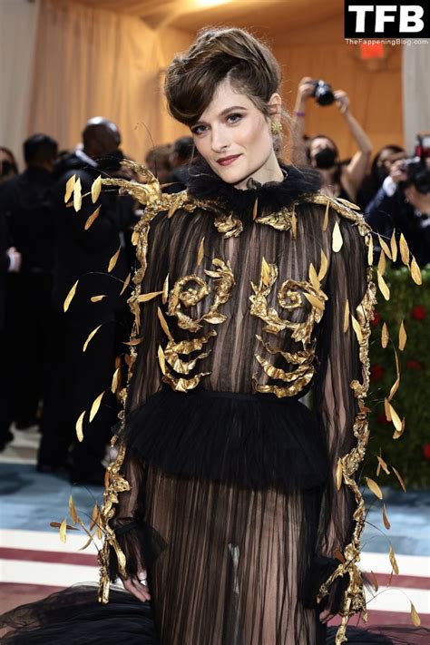 Louisa Jacobson Flashes Her Nude Tits At The Met Gala In Nyc