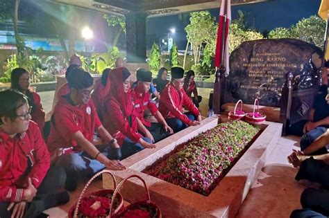 Megawati Tugasi Sekjen PDIP Ziarah Ke Makam Bung Karno Ada Apa