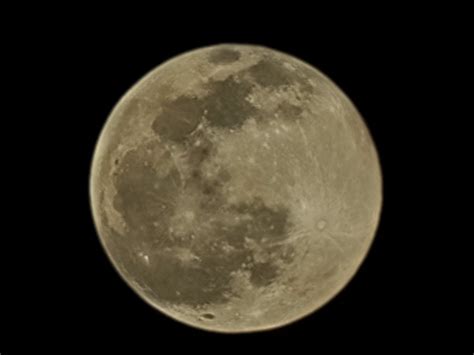 El Samsung Galaxy S21 Ultra Capta La Luna Con Una Sorprendente Calidad