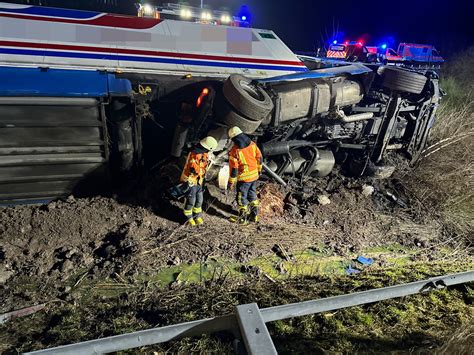 A2 Bei Braunschweig Heftiger Lkw Crash Fahrer Schwer Verletzt News38 De