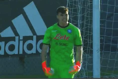 Il Portiere Del Napoli Primavera Elimina La Juventus Ai Rigori