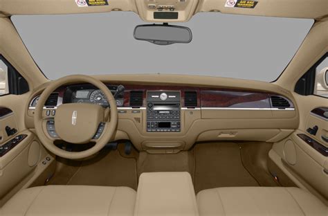 2010 Lincoln Town Car Specs Prices Mpg Reviews And Photos