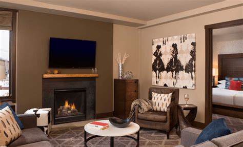 7 Best Luxury Ski Hotels in Jackson, WY to Book for 2025