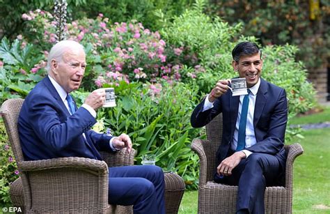 Biden Was Holding Cue Cards When He Met British Leader Rishi Sunak With