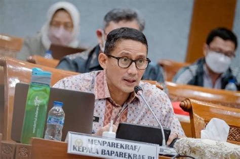 Luncurkan Paket Wisata Nusantara Sandiaga Targetkan 1 4 Miliar