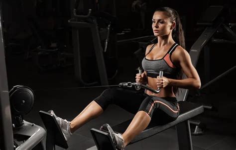 Обои brunette workout fitness gym на телефон и рабочий стол раздел