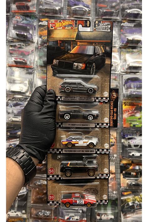 HOT WHEELS Hot Wheels Premium Boulevard Mix M Case SET Fiyatı Yorumları Trendyol