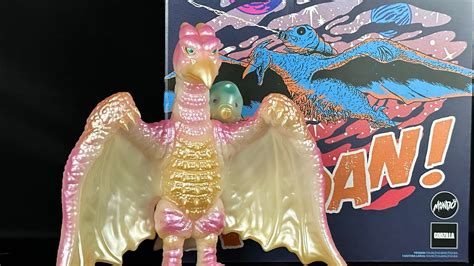 Mondo Sdcc Exclusive Rodan Cherry Blossom Gitd Sofubi Review