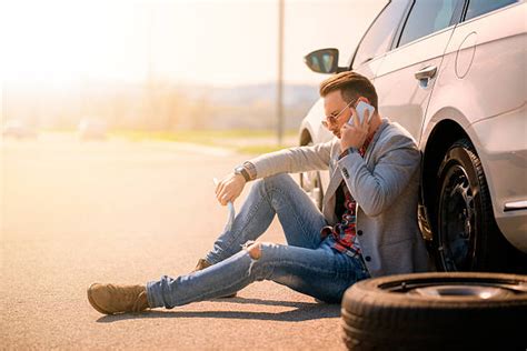 Tips To Keep You Safe While Waiting For A Tow Truck Doug Yates Towing