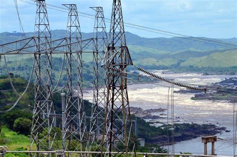 Goma dans le noir une étincelle d électricité rétablie par Virunga