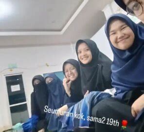 Chef Holycow Indonesia Hijab Bugil NoNude 2 Porn Pic