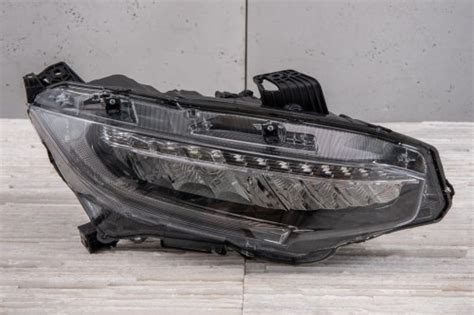 Honda Civic X Przed Faceliftingiem Lampa Przednia Led Prawa