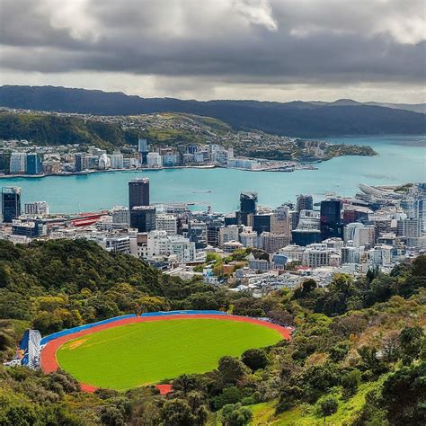 Guides explain the lands end phone number system for fast service 13