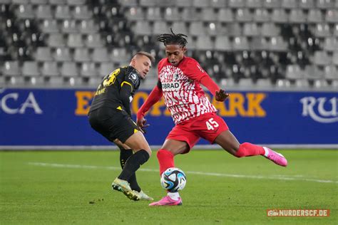 Fotos Sc Freiburg Ii Borussia Dortmund Ii Nur Der Scf