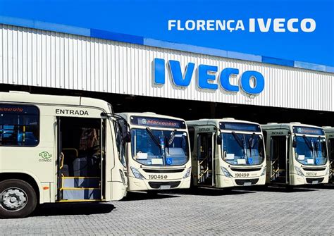 Iveco Bus entrega 39 ônibus para empresas de transporte coletivo da