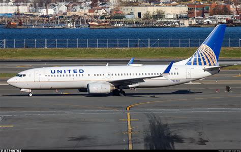 N26226 Boeing 737 824 United Airlines Leo Yang JetPhotos