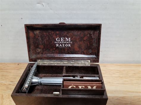 Vintage GEM Micromatic Single Edge Safety Razor With Box Values MAVIN