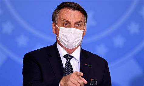 Bolsonaro sanciona lei que prevê pena de até quatro anos para hackers