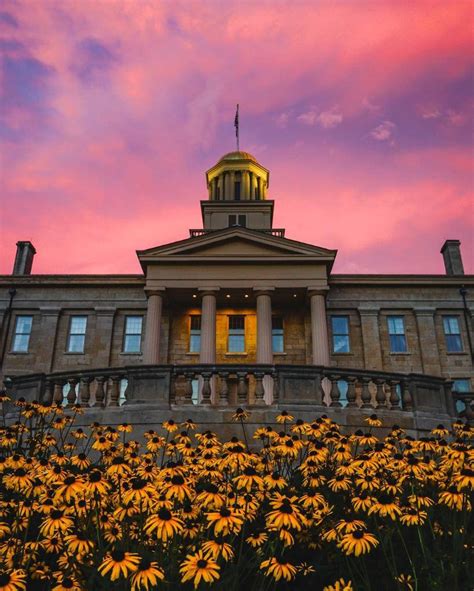 Download University Of Iowa Old Capitol Museum Wallpaper