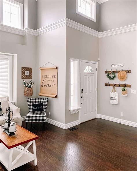 29 Farmhouse Baseboards and Trim Ideas to Tie It All Together White Baseboards, Baseboard Trim ...