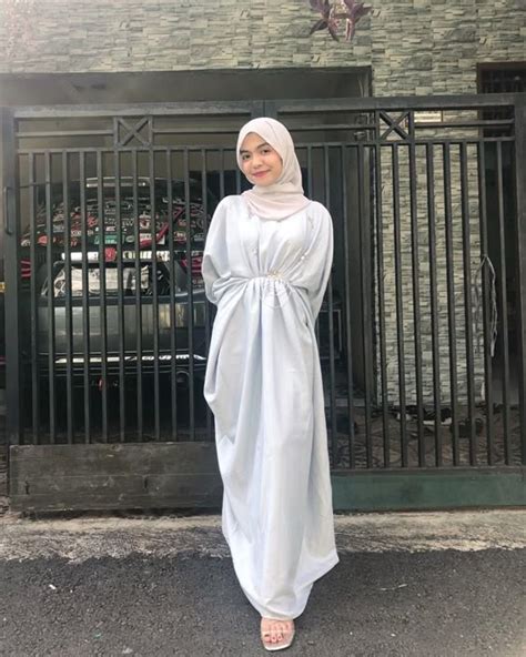 11 Inspirasi Outfit Lebaran Remaja Hijab Terbaru Tahun 2025
