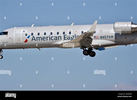 American Eagle Airline flying into the Baltimore-Washington ...