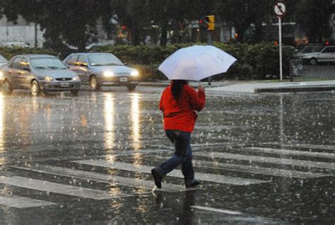 Alerta Persisten fuertes lluvias en el país afectando las zonas