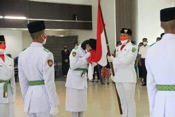 Bupati Kutim Kukuhkan Pasukan Pengibar Bendera Duplikat Pusaka G Smart Id