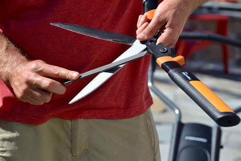 How To Sharpen Clean Garden Tools Garden Tool Upkeep In 2020