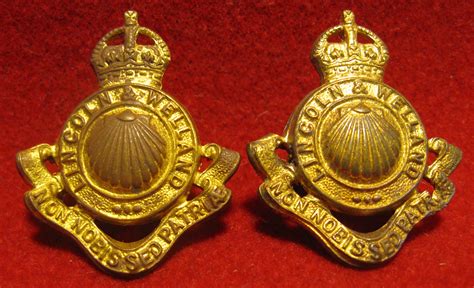 KC Lincoln Welland Regiment Collar Badge Set 2 Shoulder To