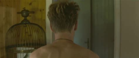 AusCAPS Louis Hofmann Nude In Center Of My World