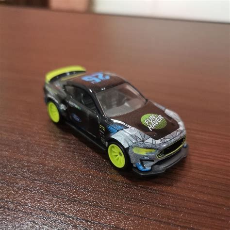 Hotwheels Premium Ford Mustang RTR Spec 5 (Green Rim) | Shopee Malaysia