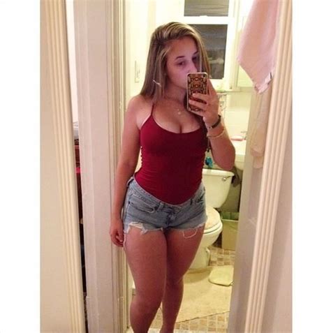 All Natural Thick Amateur Babe Porn Pic