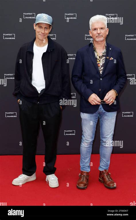 Marc Hosemann Und Heinz Strunk Bei Der Premiere Der Amazon Prime Video