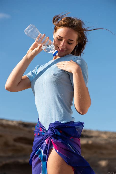 Metart Oxana Chic Gostosas Babe Picturehunter Brunette Public R Hub