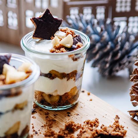 Lebkuchen Dessert Mit Karamellisierten Pfeln Im Glas Unipur