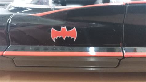 Hot Wheels Batmobile versão 1966 1968 Batman Série Clássica da TV 1 18 Sem Caixa HTC